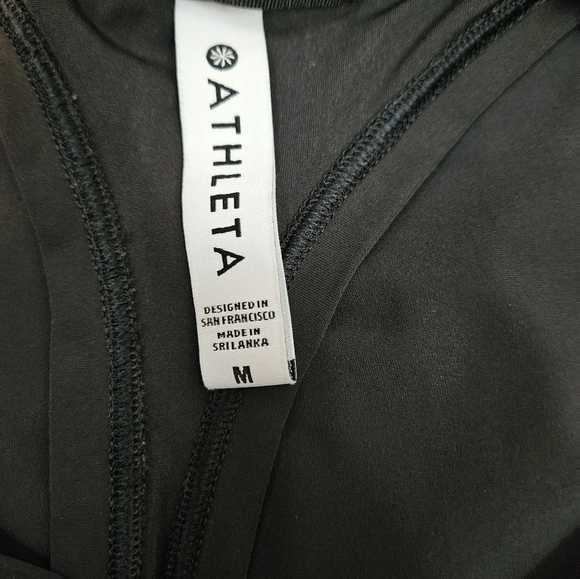 Athleta Black Chi Racerback Exercise Tank Top Size Medium Women's F92 - Picture 7 of 8